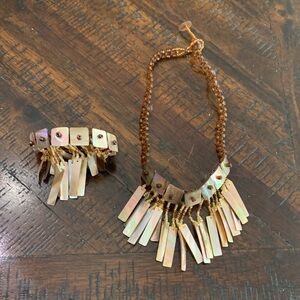 Elegant Shell Necklace and Bracelet Set